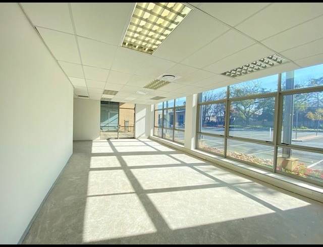 2,158M² OFFICE TO LET IN BRYANSTON